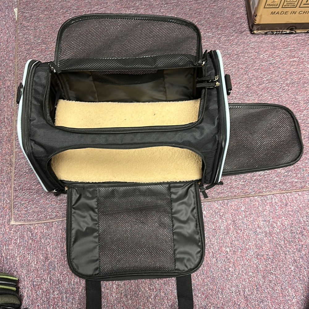 NWOT TSA Approved Soft Pet Carrier